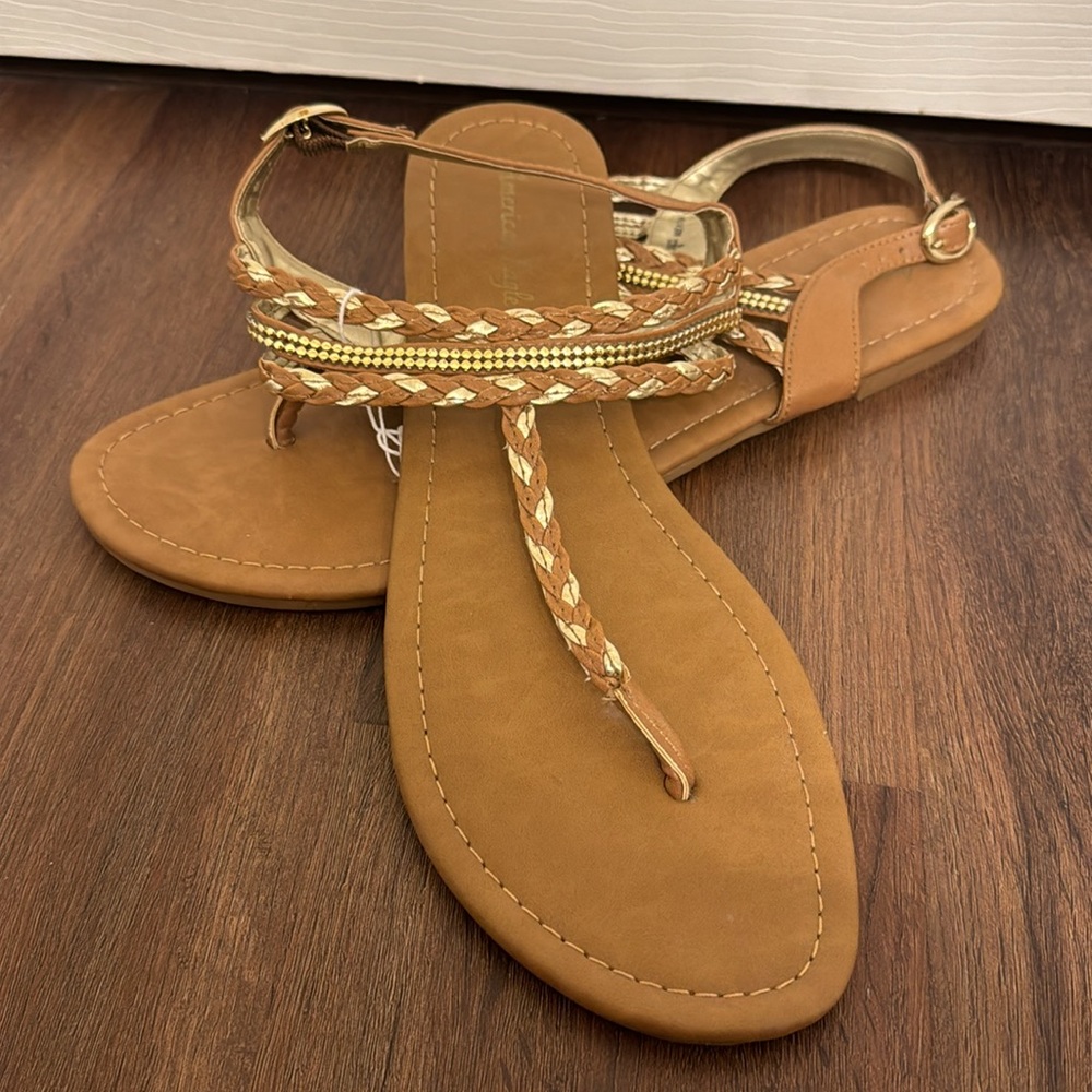 *NWT* American Eagle Sandals